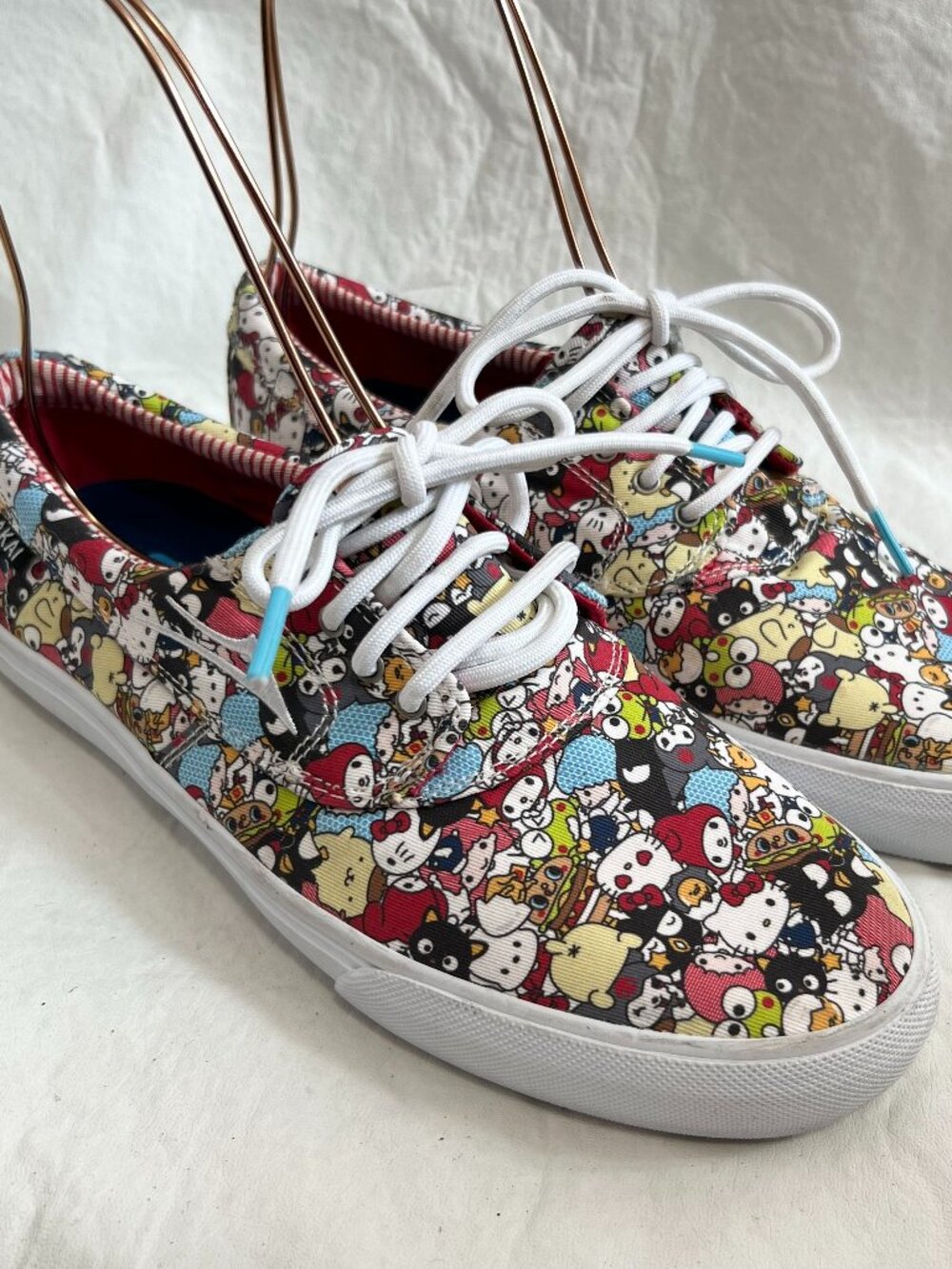 Lakai Hello Kitty Sanrio Sneakers lace up mens 7 womens 8.5 skateboarding shoes